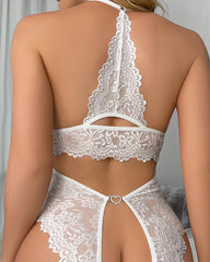 Lingerie en Dentelle avec Détail Ouvert